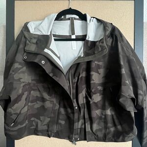 Lululemon Rain Chaser Jacket
Heritage 365 Camo Dark Olive Multi